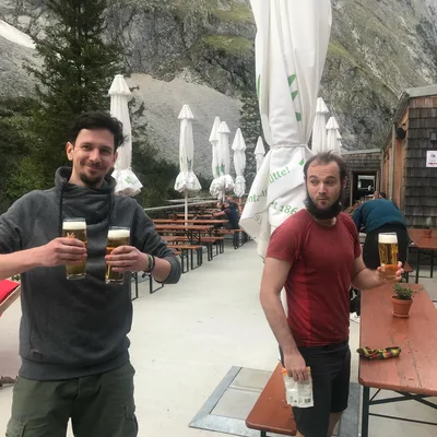 Stärkung auf der Höllentalangerhütte